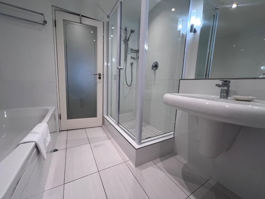 To Let 2 Bedroom Property for Rent in Bantry Bay Western Cape